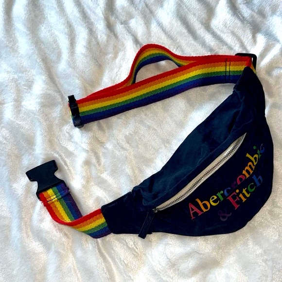 Abercrombie Rainbow Fanny Pack 🌈🦄🏳️‍🌈 NWOT - Picture 2 of 4
